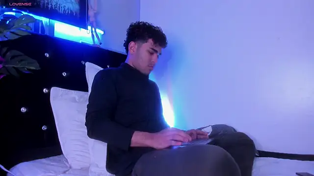 LucasCarterr  online show from 11-09-25, 03:27