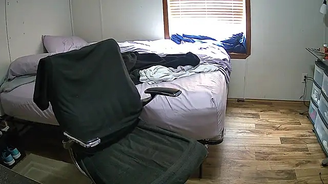 Muffdiver718 online show from 03-15-25, 03:16