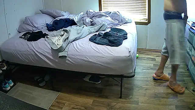 Muffdiver718 online show from 03-18-25, 07:31