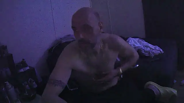 Muffdiver718 online show from 01-17-26, 09:58