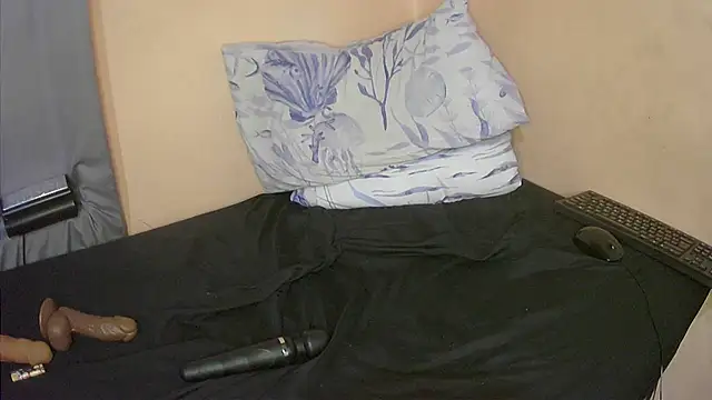 Snapshot of XhosaBoobs4U chatting on 10-18-25, 06:08 XhosaBoobs4U online show from 10-18-25, 06:08