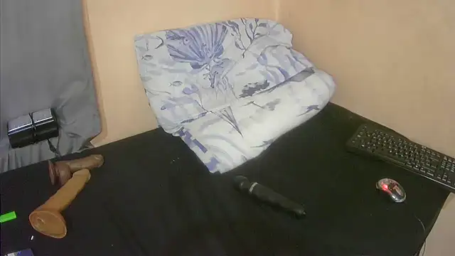 Snapshot of XhosaBoobs4U chatting on 11-10-25, 06:51 XhosaBoobs4U online show from 11-10-25, 06:51