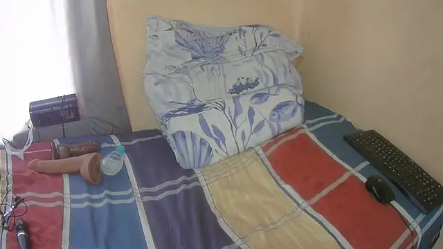 Snapshot of XhosaBoobs4U chatting on 11-15-25, 06:44 XhosaBoobs4U online show from 11-15-25, 06:44