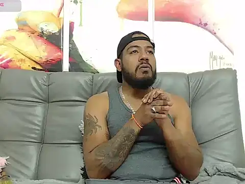 BladeFoxxx1 online show from 10-23-25, 05:40