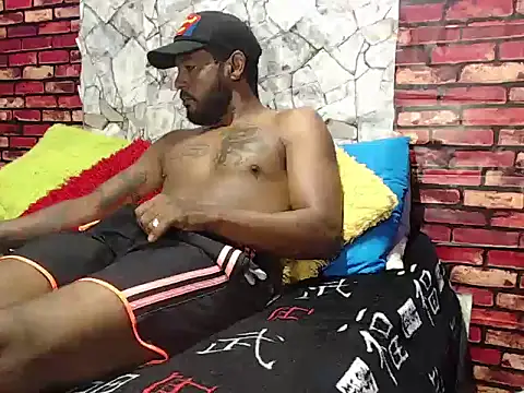 BladeFoxxx1 online show from 07-05-26, 10:44
