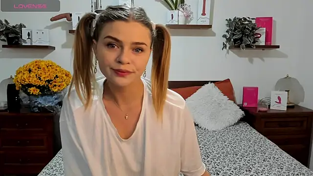 HaleyReedme online show from 10-31-25, 07:53