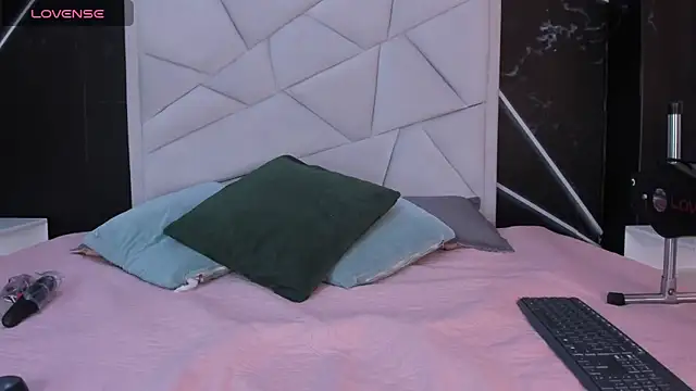 JulietSofia online show from 03-28-26, 08:08