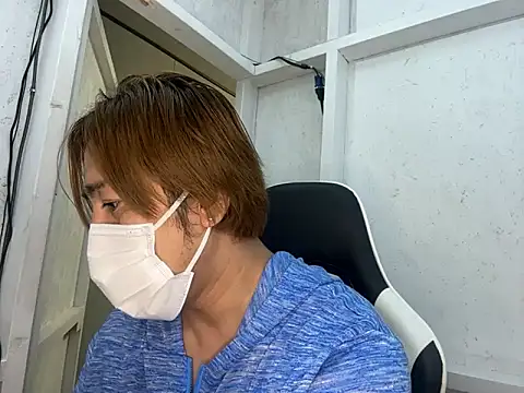 Snapshot of kanoLIVE chatting on 09-13-25, 03:12 kanoLIVE online show from 09-13-25, 03:12