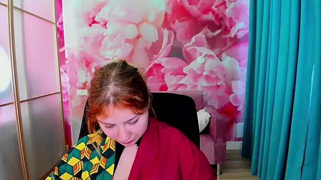 Snapshot of AngelinaLow chatting on 05-11-26, 04:04 AngelinaLow online show from 05-11-26, 04:04