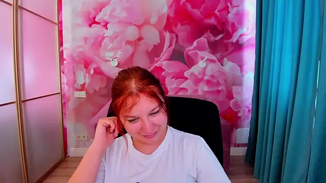 Snapshot of AngelinaLow chatting on 06-01-26, 11:34 AngelinaLow online show from 06-01-26, 11:34