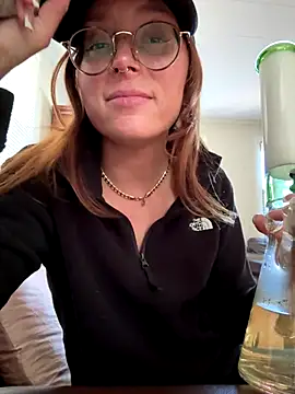 SpaceCowWhore online show from 10-09-25, 04:27