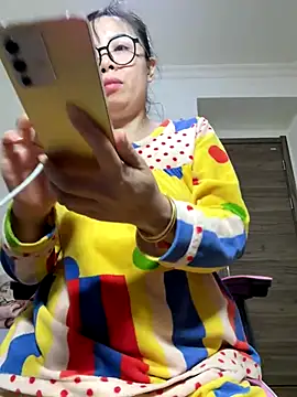 aa520uv online show from 11-18-25, 02:43