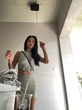 linger-23 online show from 09-26-25, 06:28