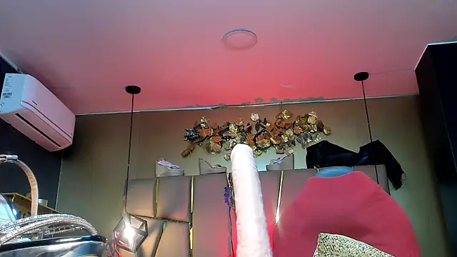 Kendraa Hot online show from 04-12-26, 12:04