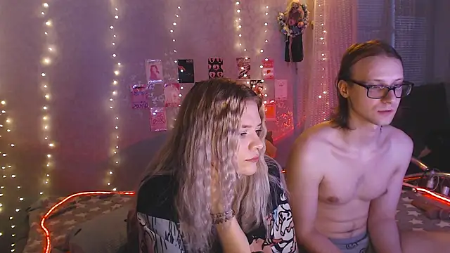 Your Horny Friends online show from 04-19-26, 02:49