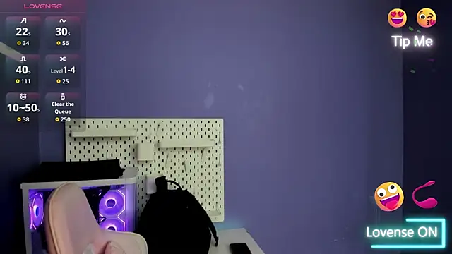 Alice 26  online show from 11-12-25, 03:23