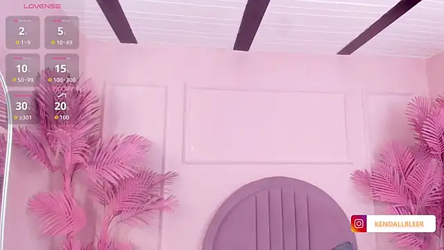 Kendallbleer online show from 11-13-25, 03:38