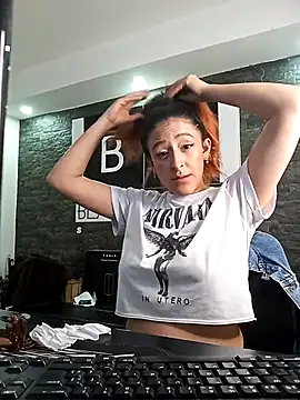 Snapshot of Hairydoll_ chatting on 05-14-26, 06:47 Hairydoll online show from 05-14-26, 06:47