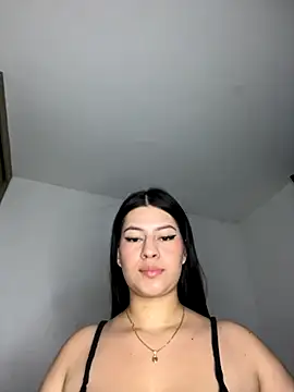 Saanvi21 online show from 11-26-25, 11:00