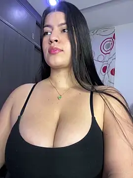 Snapshot of Saanvi21 chatting on 06-06-26, 01:00 Saanvi21 online show from 06-06-26, 01:00