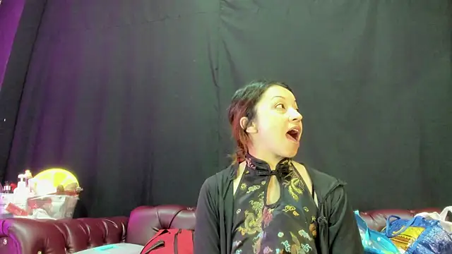 AngelinaBlanc  online show from 10-04-25, 11:30