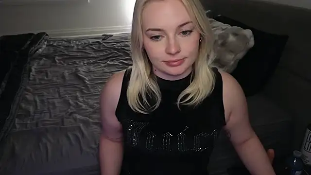 Snapshot of margot_robbie7 chatting on 05-31-26, 01:36 margot robbie7 online show from 05-31-26, 01:36