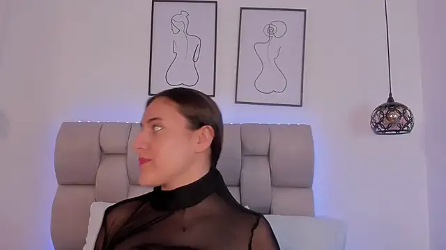 Hanna Evans   online show from 11-28-25, 12:30