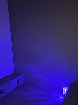 Leya Foxhall online show from 10-31-25, 11:28