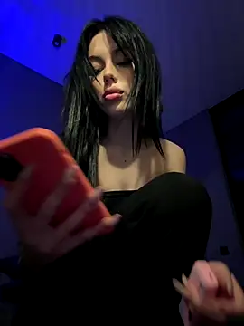 Leya Foxhall online show from 11-12-25, 11:25