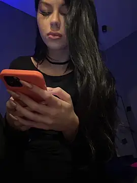 Leya Foxhall online show from 11-26-25, 12:11