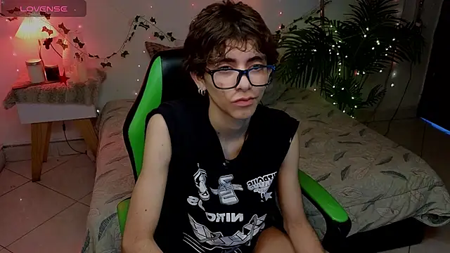 Snapshot of Matty_Sparkk chatting on 06-16-26, 01:14 Matty Sparkk online show from 06-16-26, 01:14