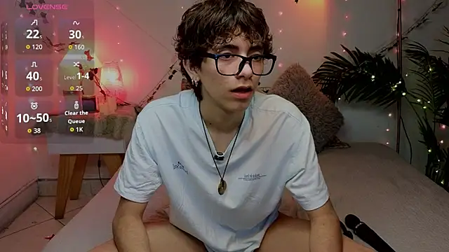 Snapshot of Matty_Sparkk chatting on 06-17-26, 01:12 Matty Sparkk online show from 06-17-26, 01:12
