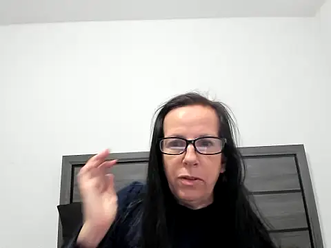 Snapshot of peachgoddess chatting on 11-11-25, 01:00 peachgoddess online show from 11-11-25, 01:00