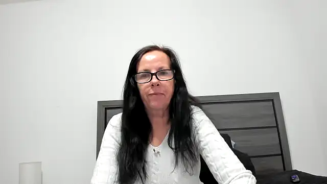 Snapshot of peachgoddess chatting on 11-12-25, 01:00 peachgoddess online show from 11-12-25, 01:00