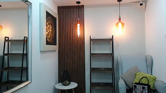 Coral Lise online show from 11-18-25, 11:03