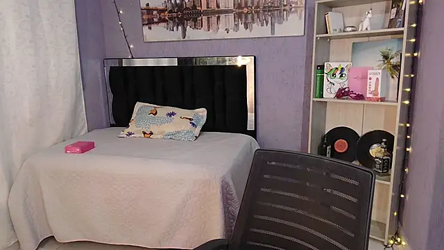 Snapshot of sweet_c4ndy chatting on 12-05-25, 06:48 sweet c4ndy online show from 12-05-25, 06:48