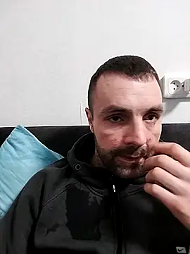 Snapshot of MaksDzubaV chatting on 04-02-26, 05:32 MaksDzubaV online show from 04-02-26, 05:32