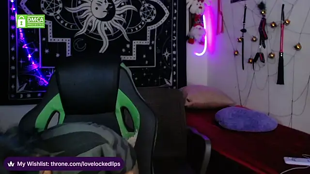 lovelockedlips online show from 12-17-25, 01:55