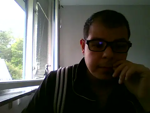 Snapshot of Alexalex_98 chatting on 09-21-25, 12:29 Alexalex 98 online show from 09-21-25, 12:29