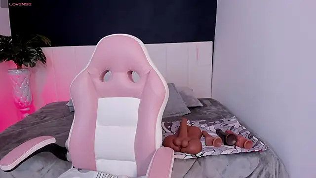 loress ass mature online show from 03-12-26, 06:36