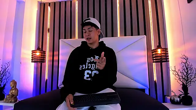 Jhojan twink online show from 10-29-25, 11:45