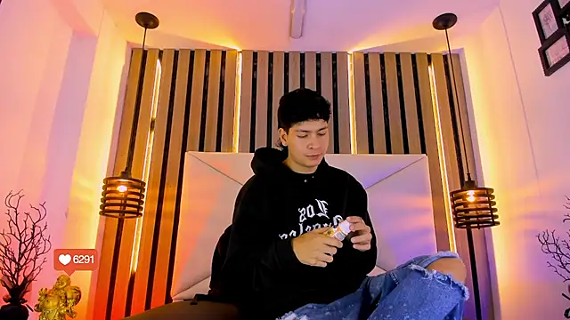 Jhojan twink online show from 11-12-25, 12:27