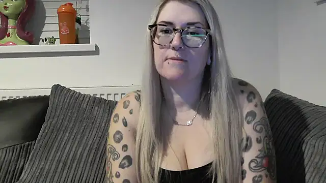 Sizzling Indie36 online show from 11-22-25, 11:04