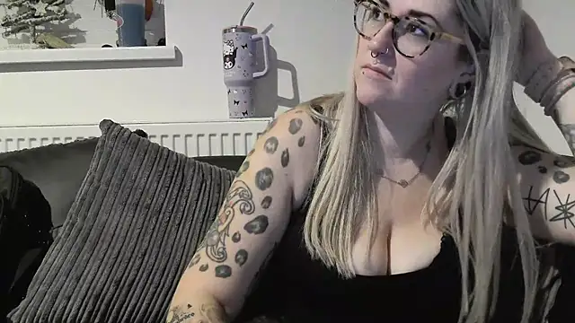 Sizzling Indie36 online show from 11-30-25, 07:18