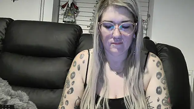 Sizzling Indie36 online show from 12-20-25, 11:01