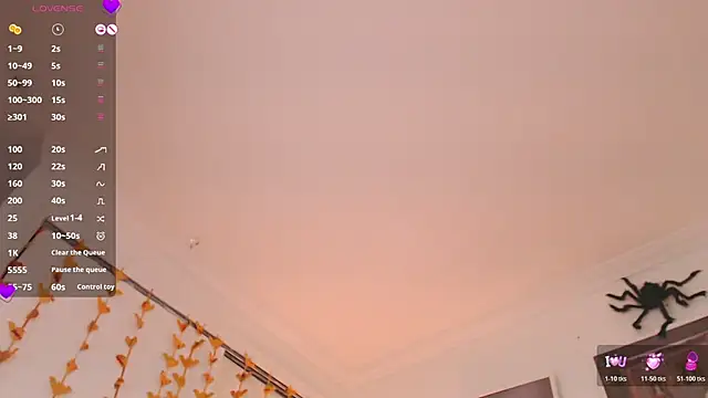 Valen ross  online show from 10-31-25, 01:06