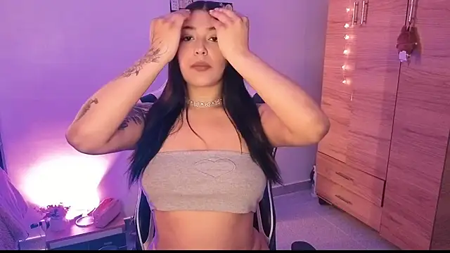 KatianPierce online show from 05-18-26, 06:58