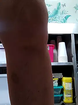 emiliemilf online show from 11-14-25, 02:32