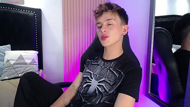 LiamWildx20 online show from 04-15-26, 04:30