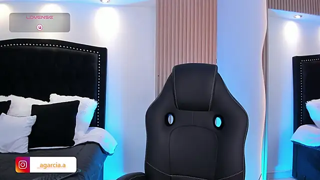 LiamWildx20 online show from 05-18-26, 04:51